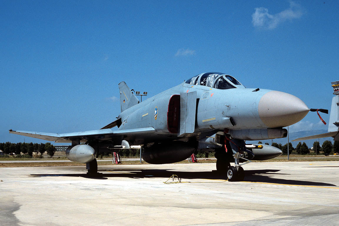 CSL07869 F-4F PHANTOM II 37+92