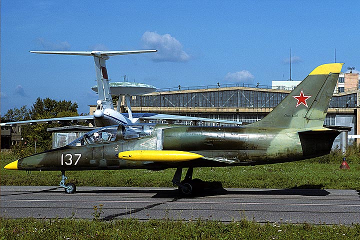 CSL07889 L-39 ALBATROS 137 white