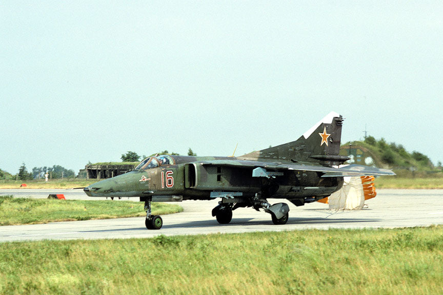 CSL07896 MiG-27M FLOGGER 16 red