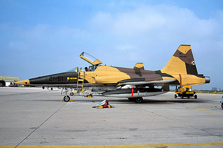 CSL07908 RF-5A FREEDOM FIGHTER AR.9-55/21-51