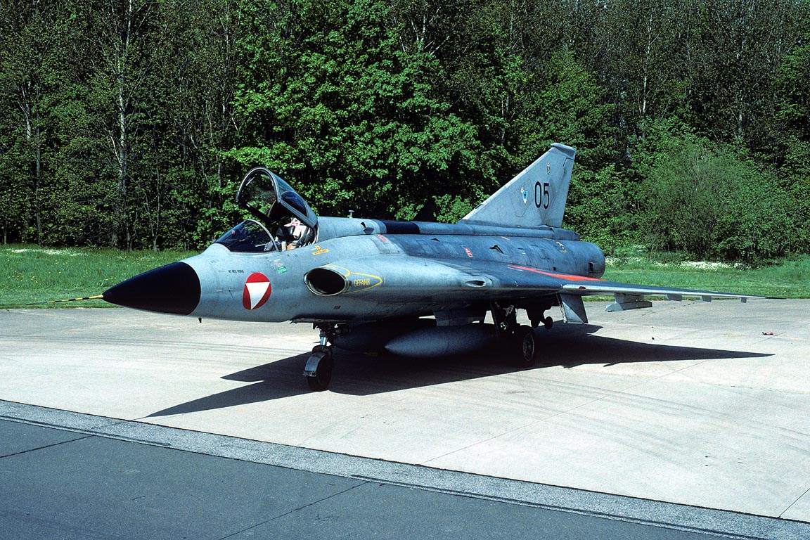 CSL07964 J35SÖ MkII DRAKEN 05
