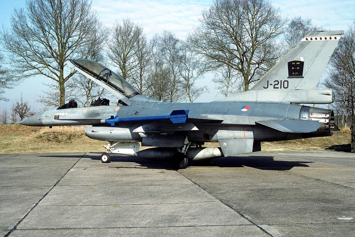 CSL07966 F-16B FIGHTING FALCON J-210