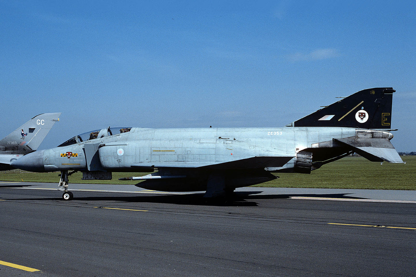CSL07972 F-4J(UK) PHANTOM II ZE353/E