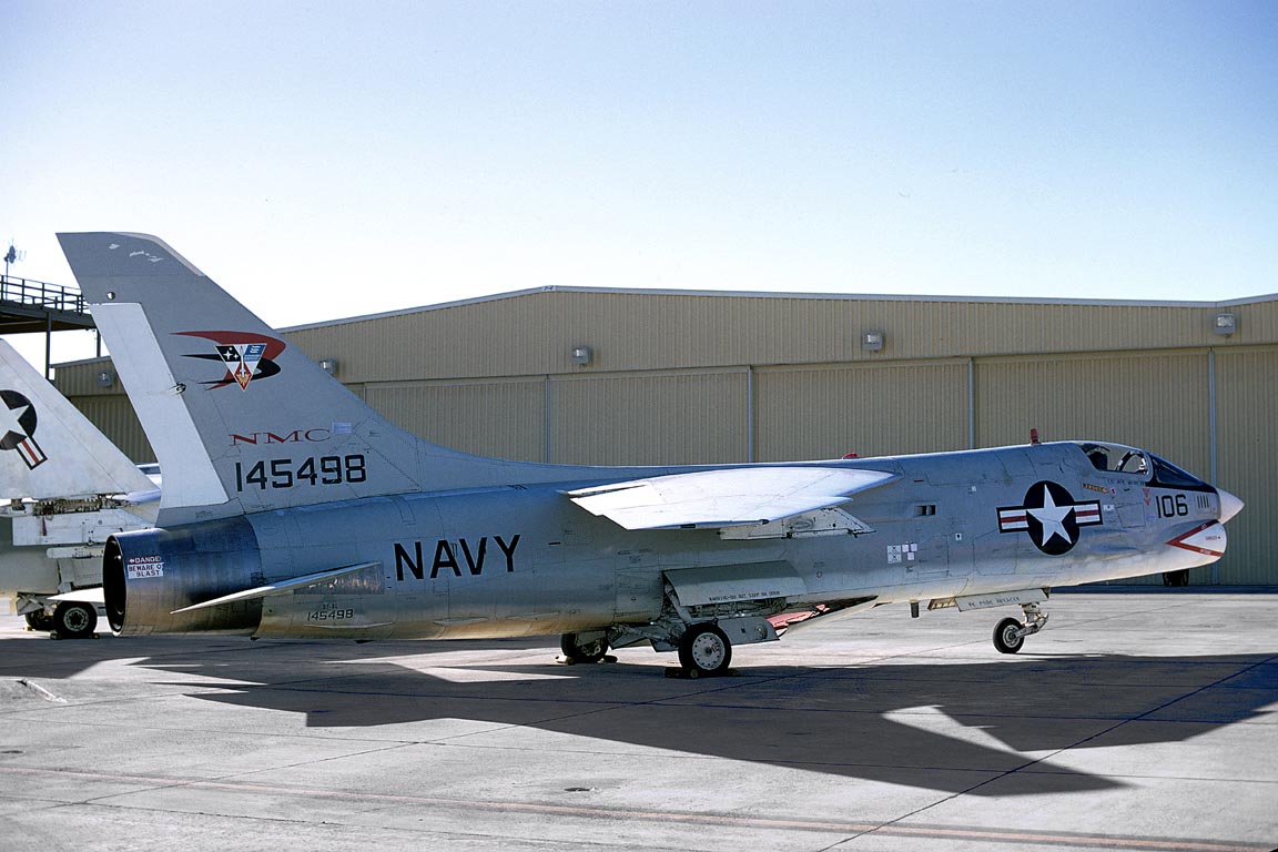 CSL07994 DF-8L CRUSADER 145498/106