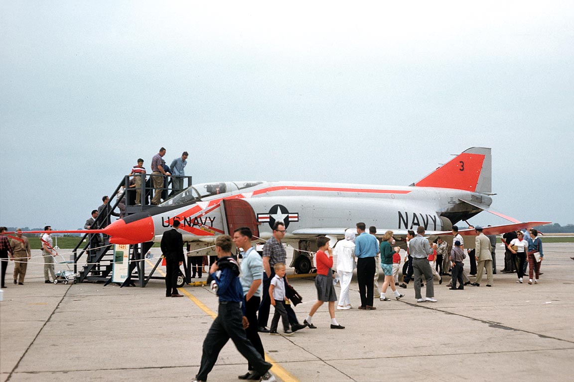 CSL07998 YF4H-1F PHANTOM II 143388/3