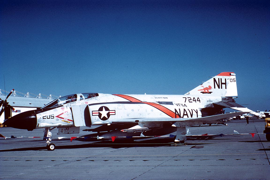 CSL08002 F-4J PHANTOM II 157244/NH205
