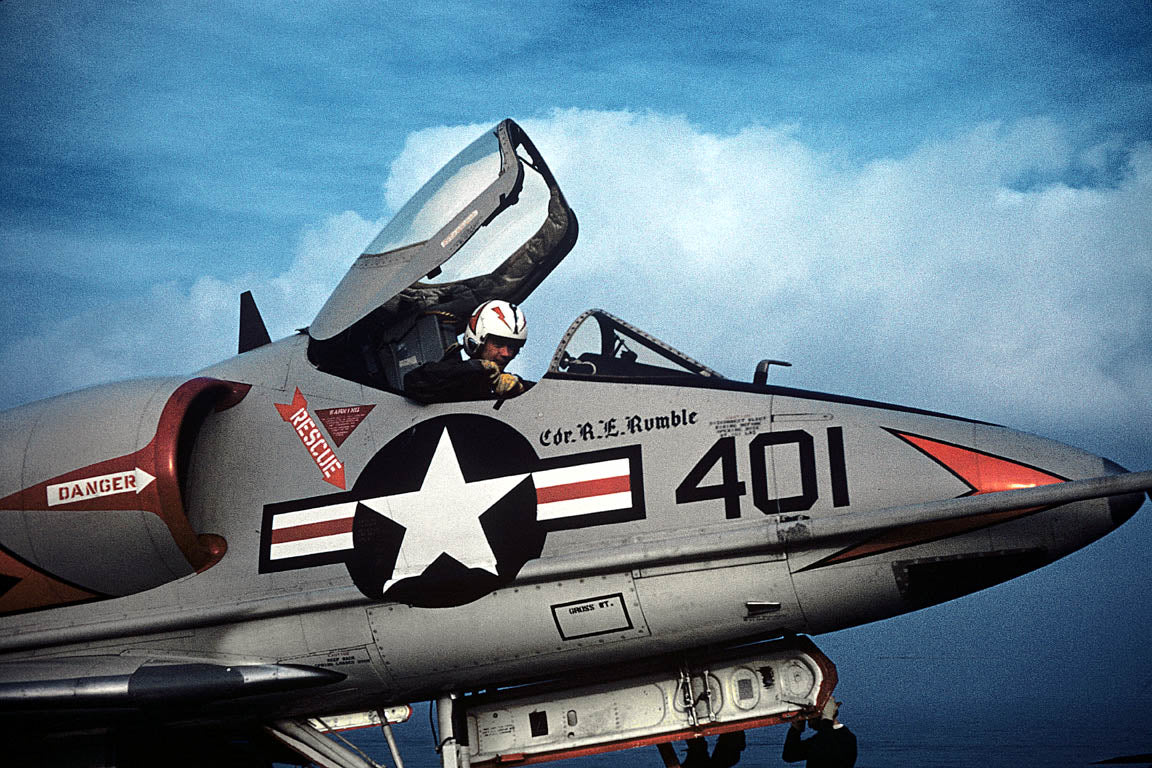 CSL08037 A4D-2 SKYHAWK 144927/AJ401