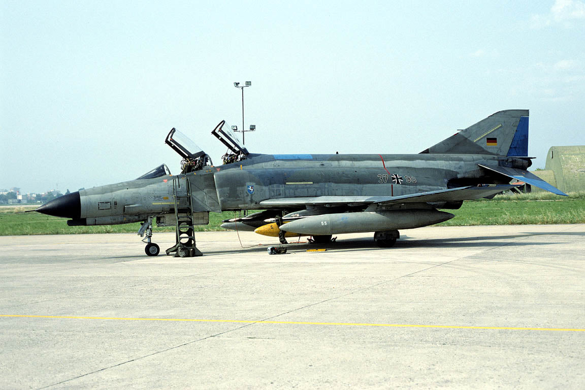 CSL08038 F-4F PHANTOM II 37+90