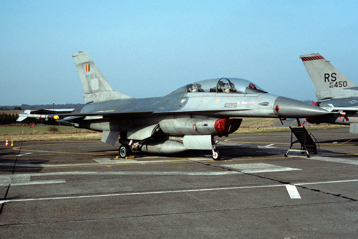 CSL08114 F-16B FIGHTING FALCON FB07