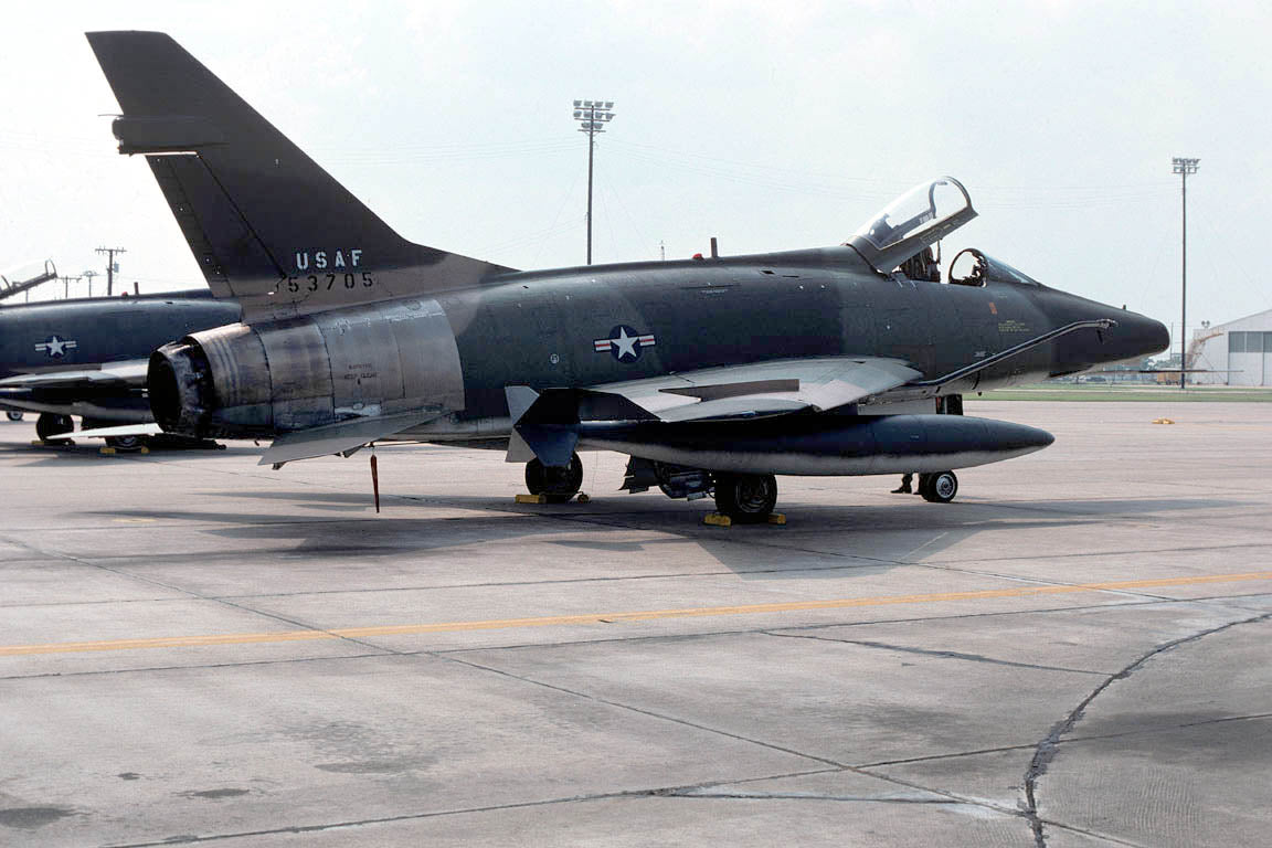 CSL08142 F-100D SUPER SABRE 55-3705