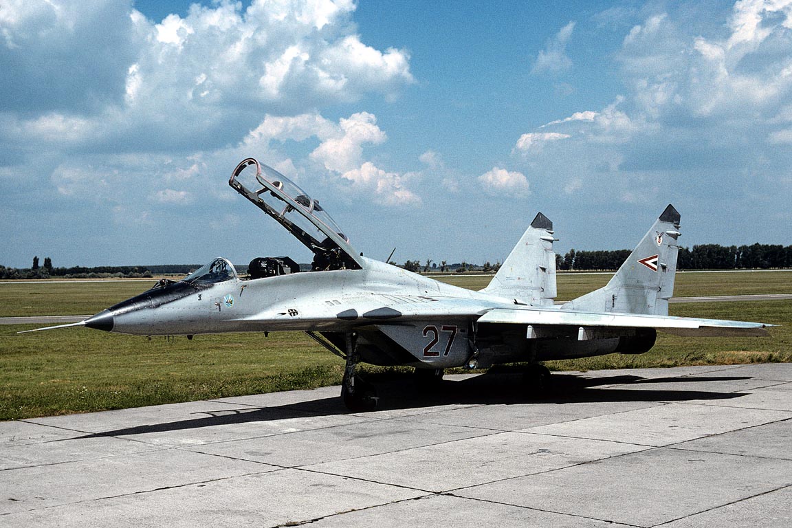 CSL08261 MiG-29UB FULCRUM 27