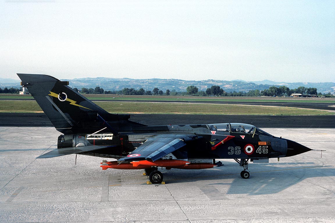 CSL08322 TORNADO IDS MM7053/36-45