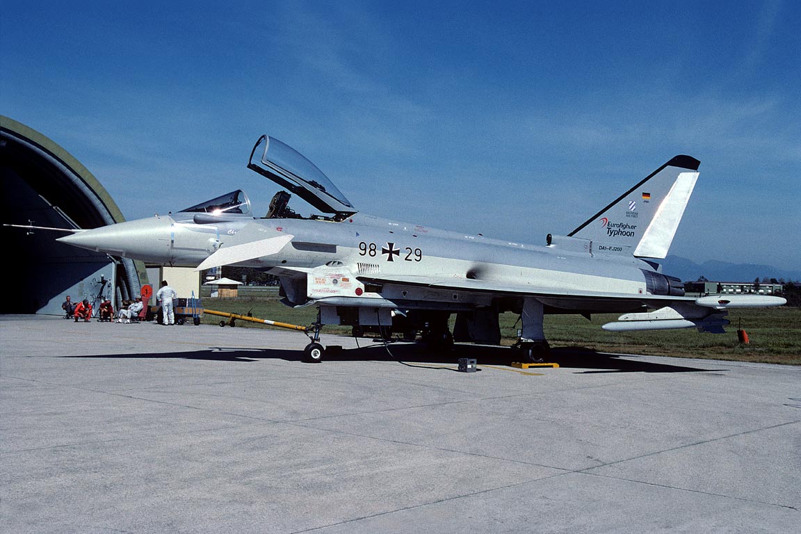 CSL08355 EF2000 TYPHOON 98+29