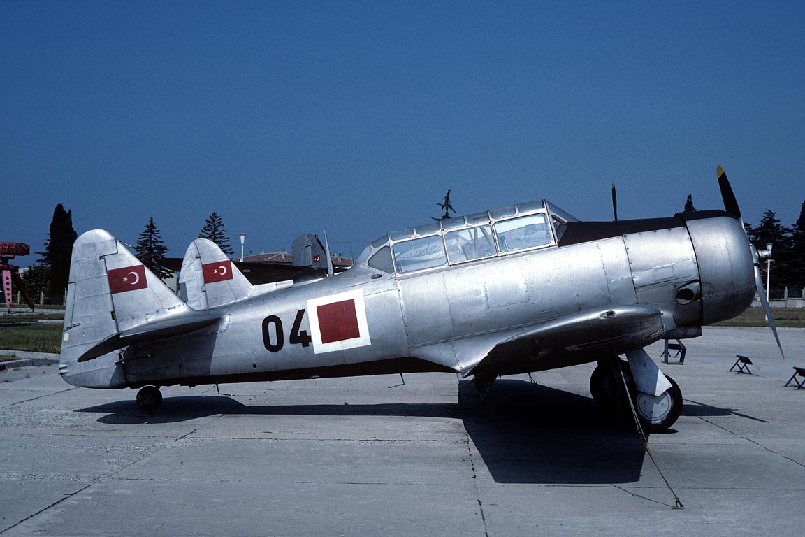 CSL08438 T-6G TEXAN 04