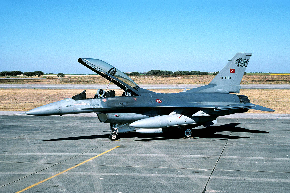 CSL08465 F-16D FIGHTING FALCON 94-1563