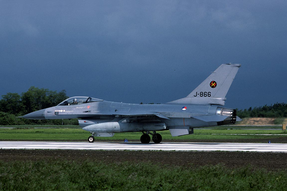 CSL08490 F-16A FIGHTING FALCON J-866