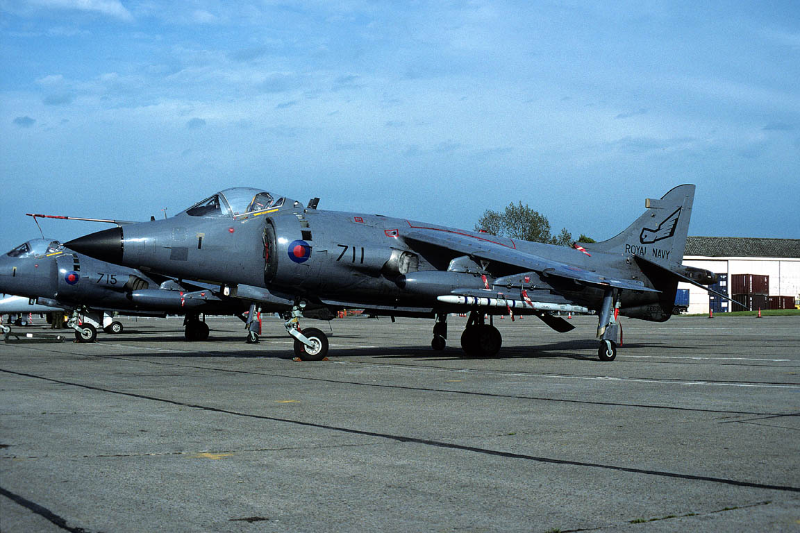 CSL08706 SEA HARRIER FRS1 ZE690/711