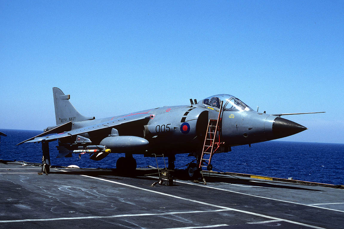 CSL08707 SEA HARRIER FRS1 XZ498/005