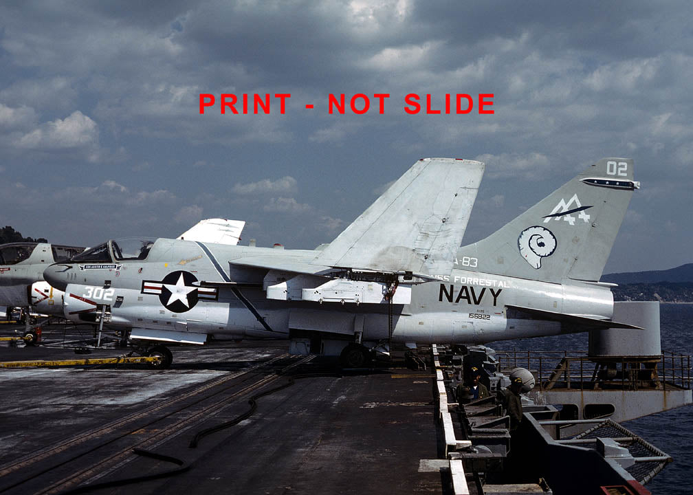 P00054 A-7E CORSAIR II 156822/AA302