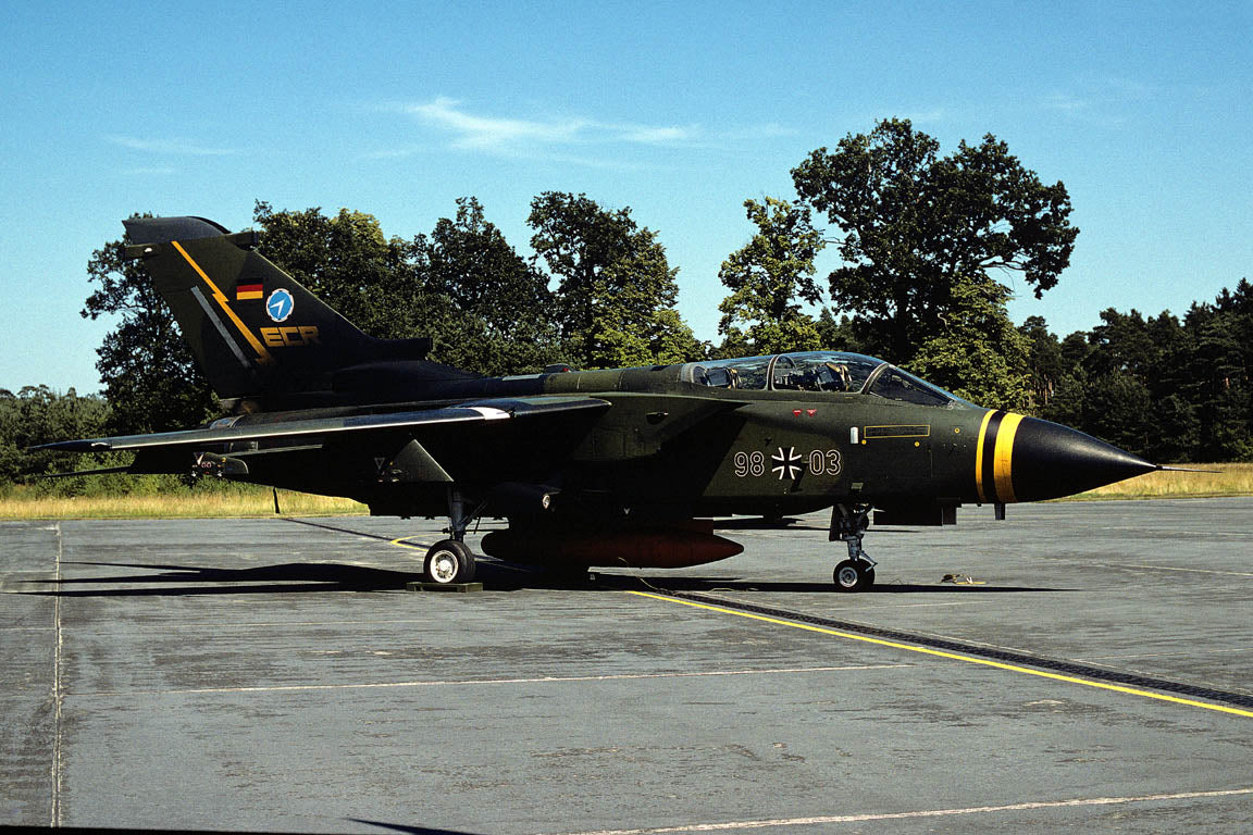 CSL00920 TORNADO ECR 98+03