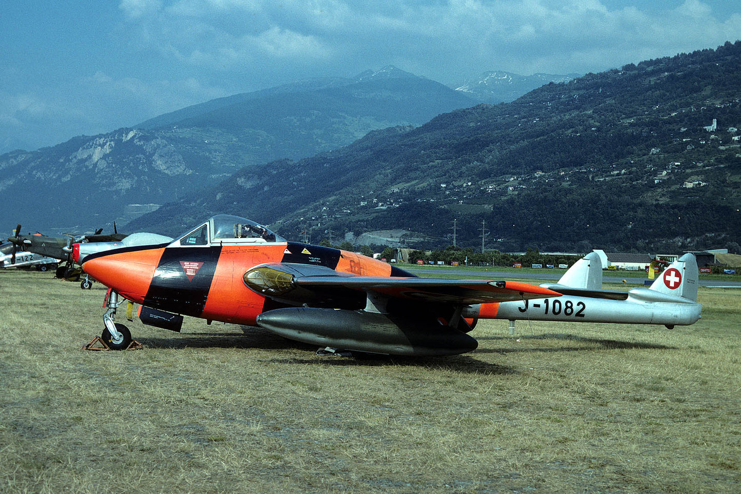 CSL05157 Venom FB6 J-1082