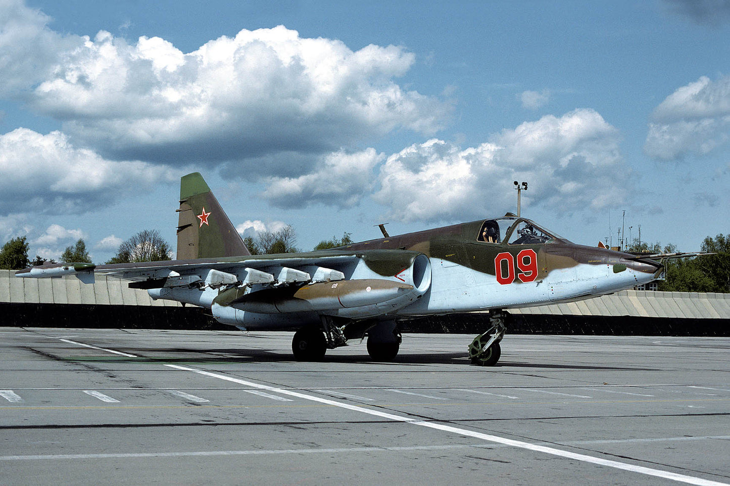 CSL05305 Su-25K FROGFOOT 09 red