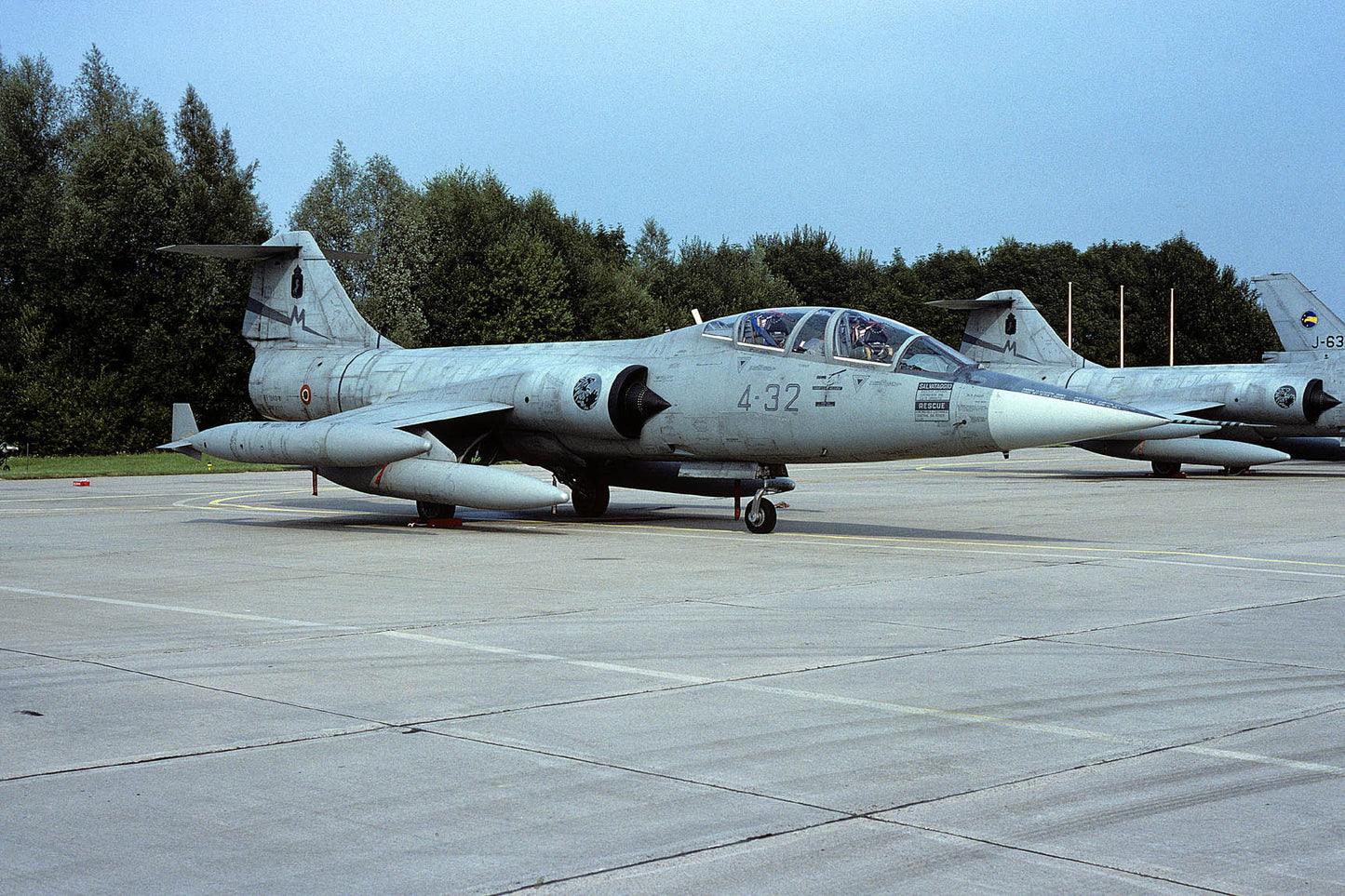 CSL06075 TF-104G STARFIGHTER MM54237/4-32