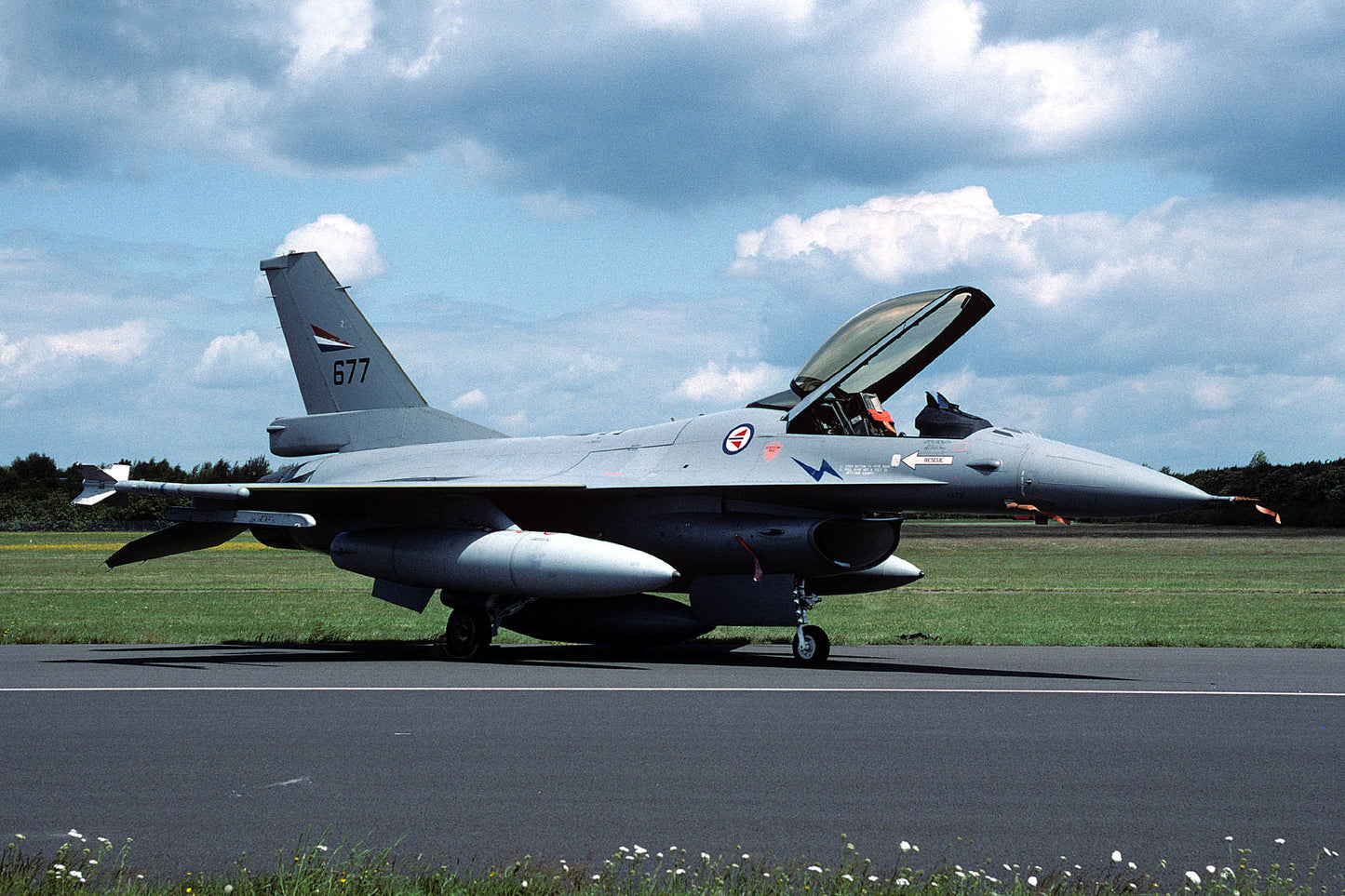 CSL06108 F-16A FIGHTING FALCON 677