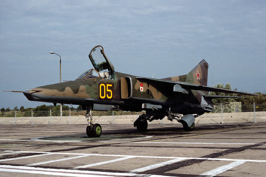 CSL06419 MiG-27M 05 Yellow