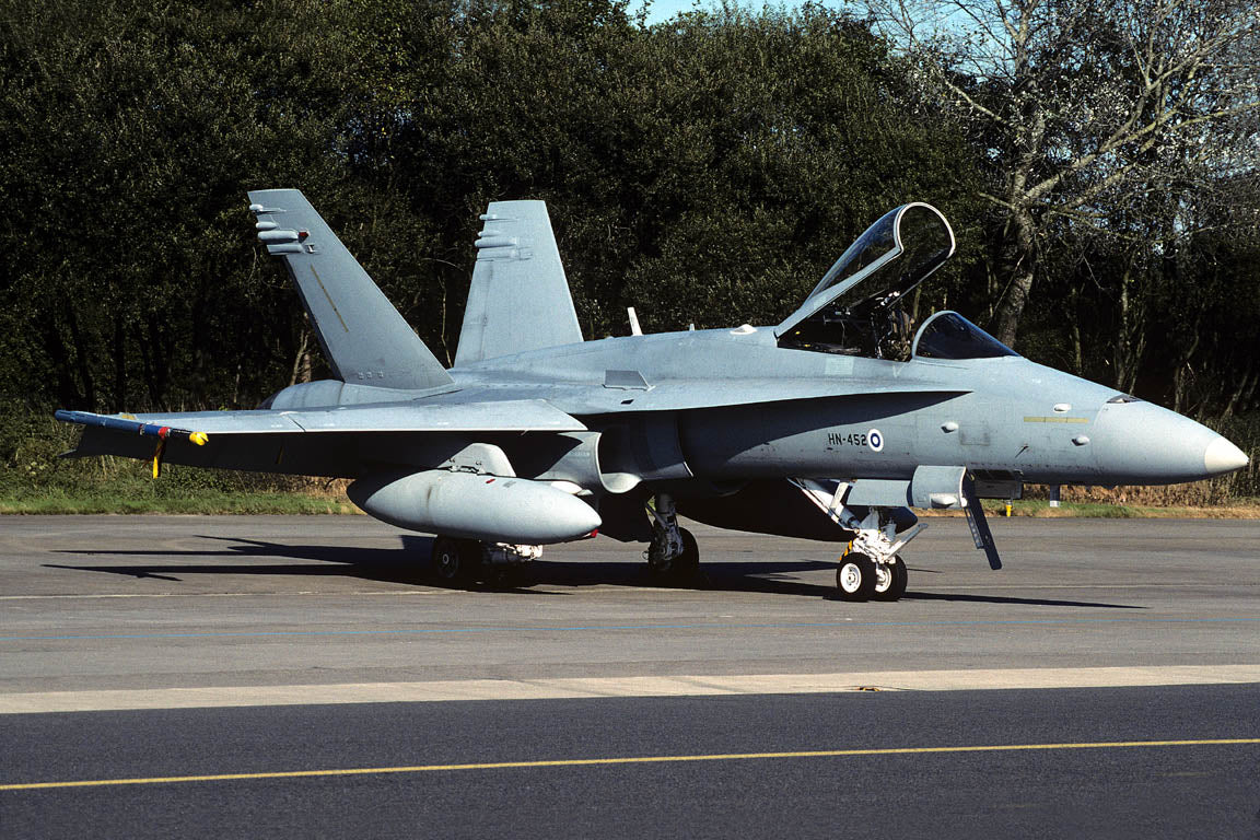 CSL06445 F-18C HORNET HN-452