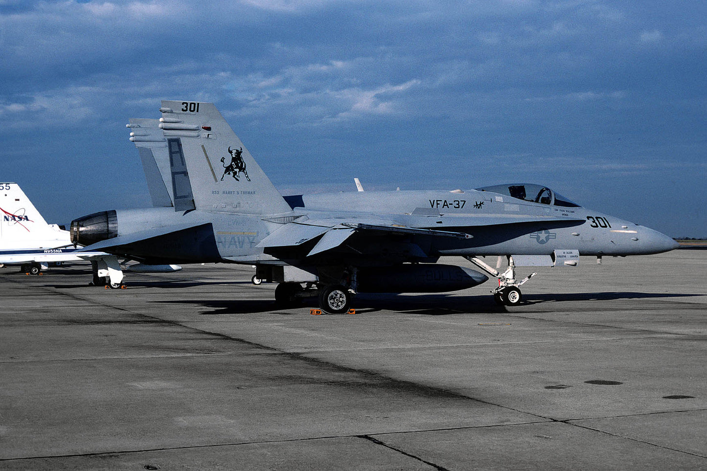 CSL06810 F-18C HORNET 165199/AC301