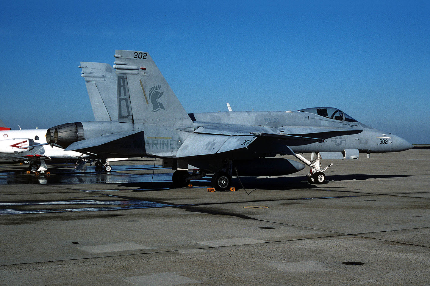 CSL06811 F-18C HORNET 165219/AD302