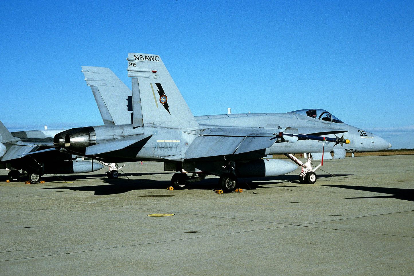 CSL06814 F-18A HORNET 162898/32