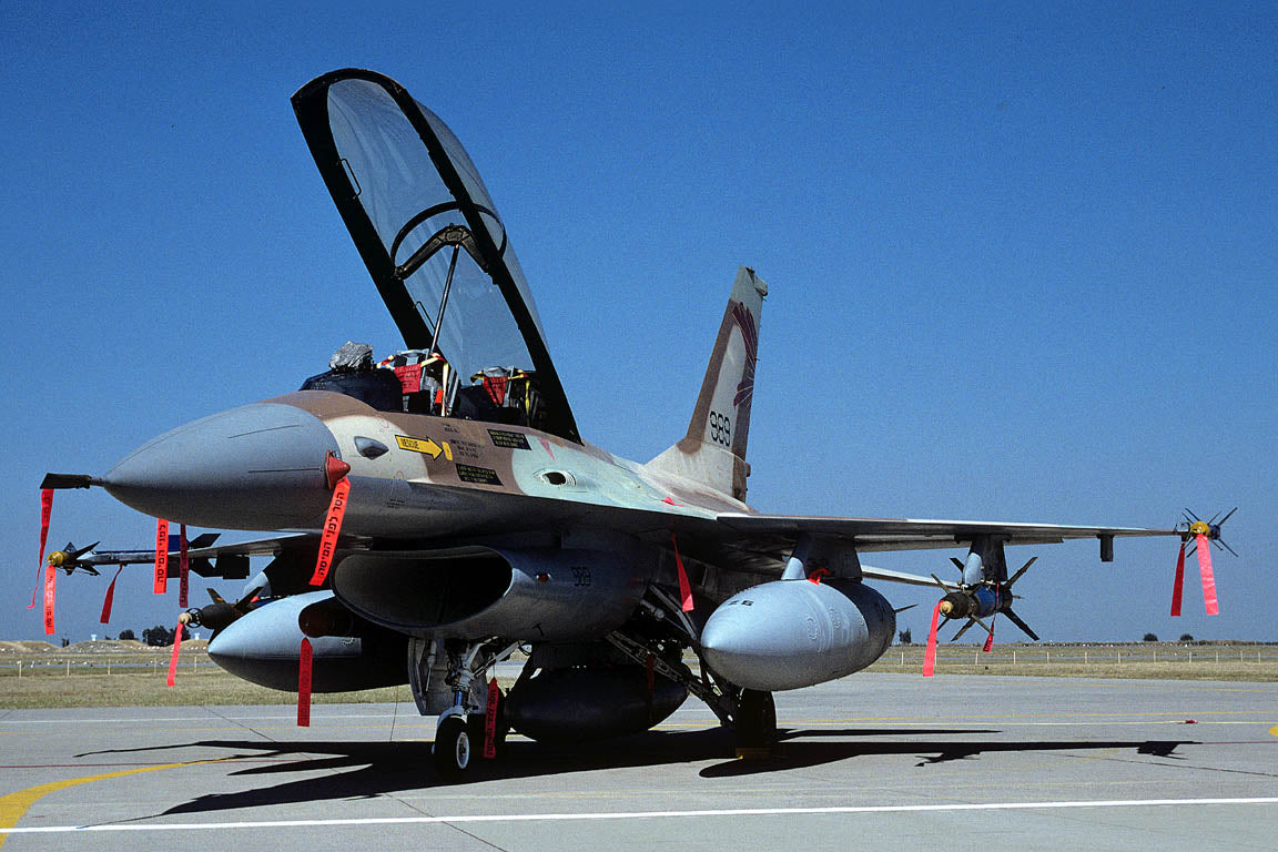 CSL06928 F-16D FIGHTING FALCON 989