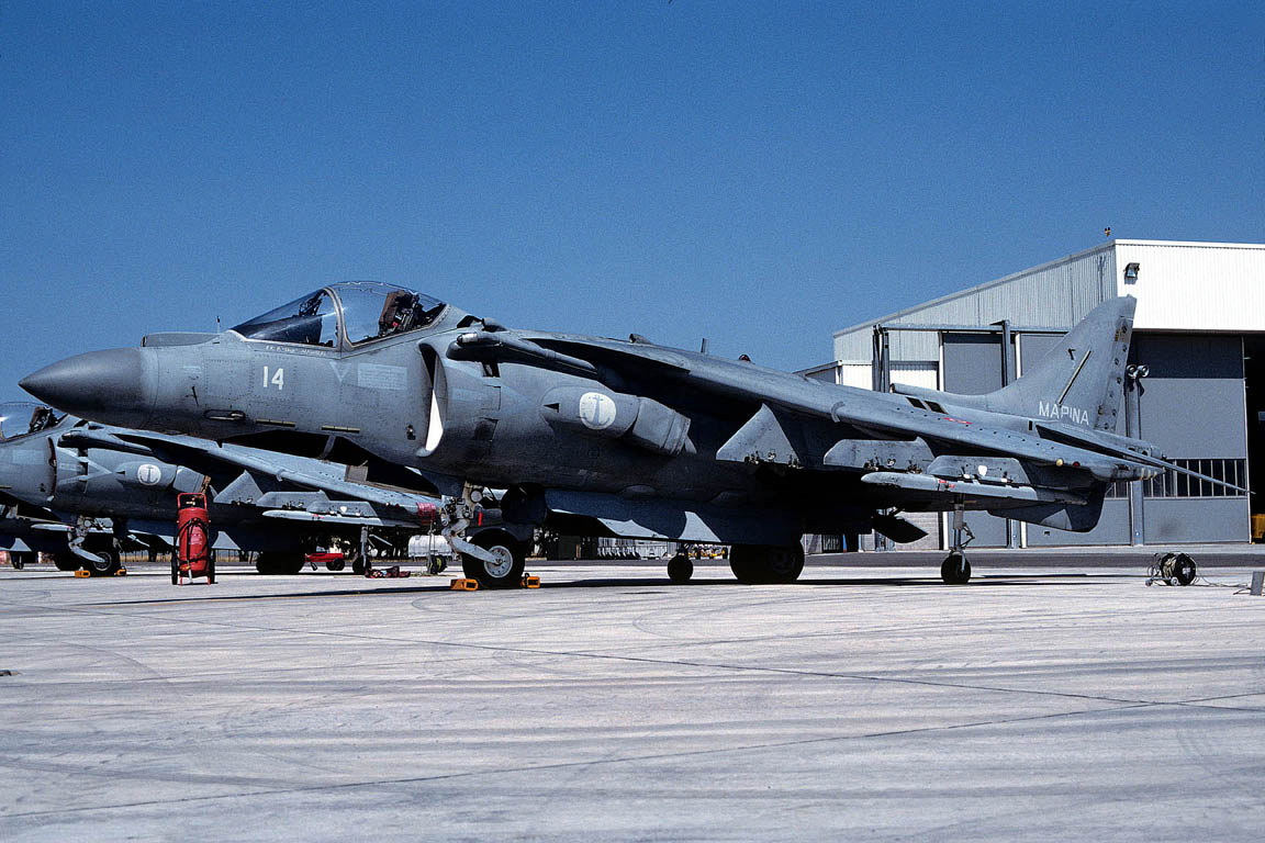 CSL06990 AV-8B HARRIER II MM7220/1-14