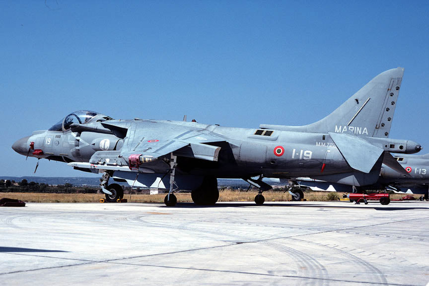 CSL06993 AV-8B HARRIER II MM7224/1-19