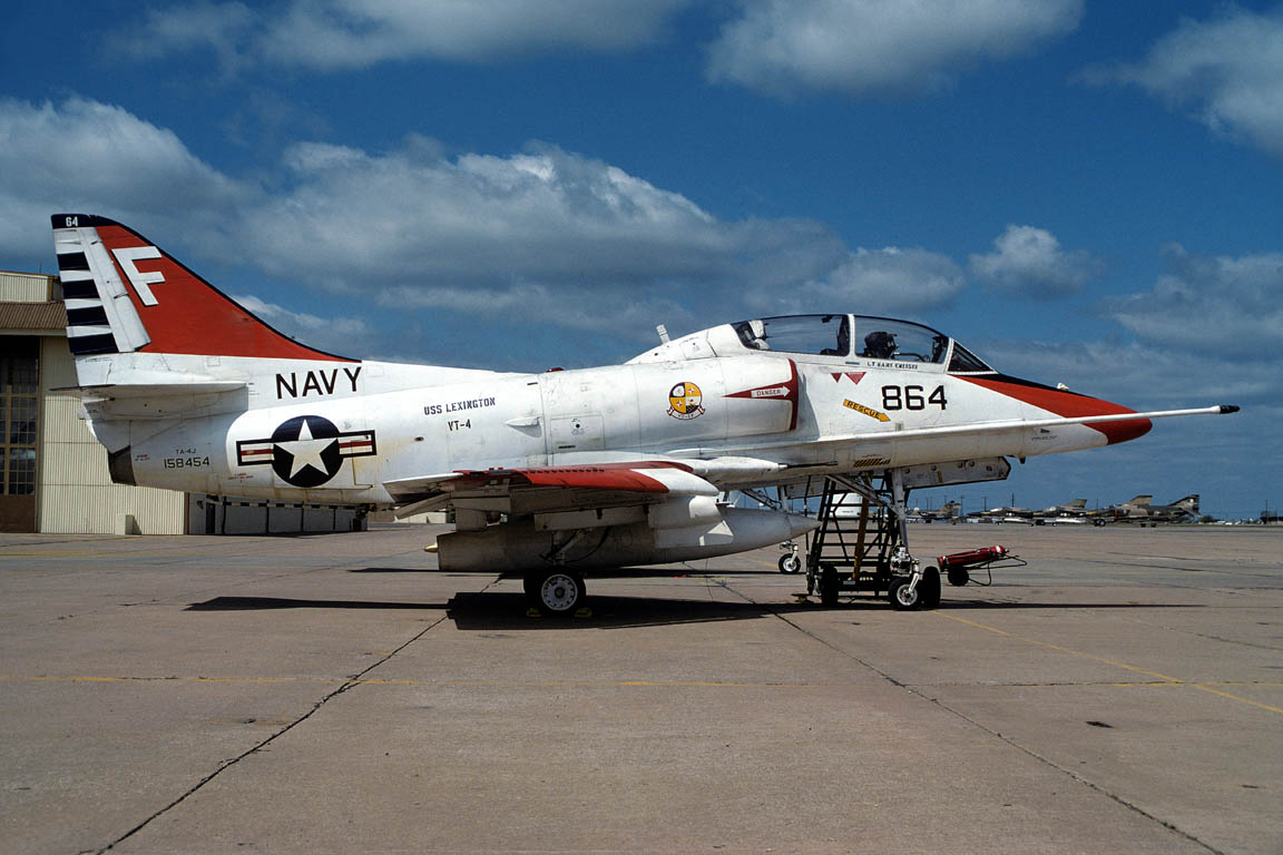 CSL07012 TA-4J SKYHAWK 158454/F-864