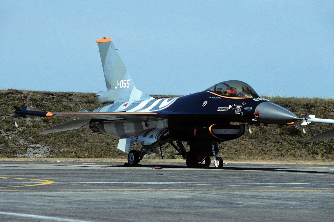 CSL07020 F-16A FIGHTING FALCON J-055