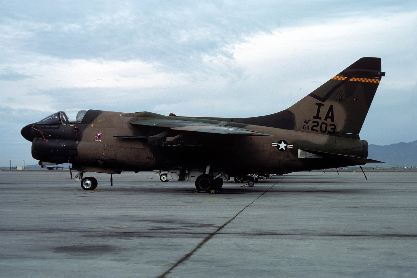 CSL07027 A-7D CORSAIR II 69-6203/IA