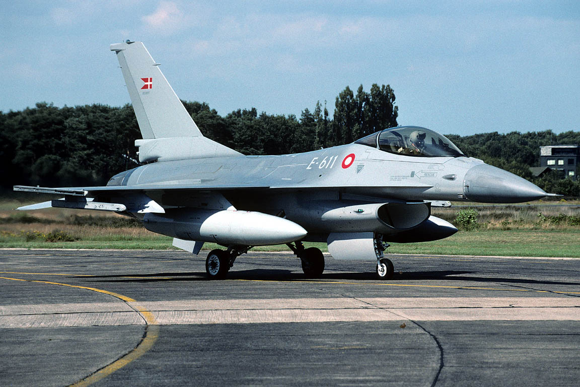 CSL07050 F-16A FIGHTING FALCON E-611