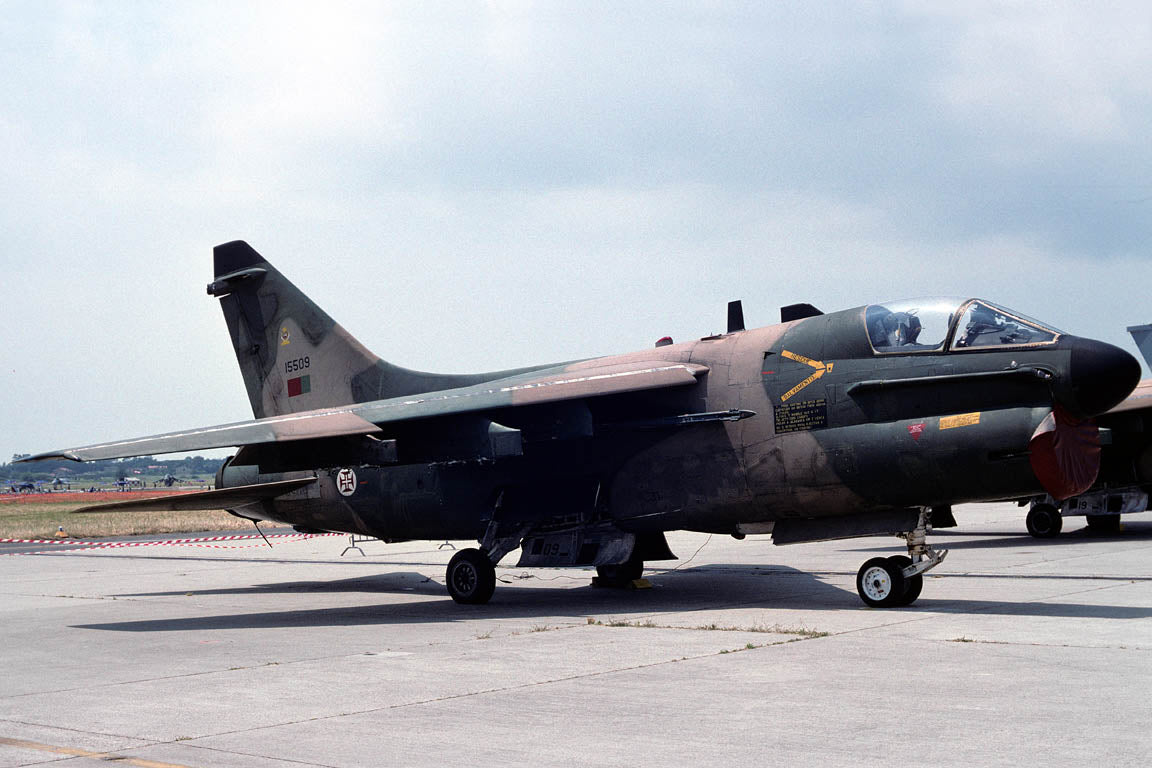 CSL07077 A-7P CORSAIR II 15509