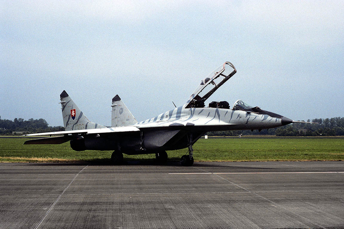 CSL07087 MiG-29UBS FULCRUM 1303