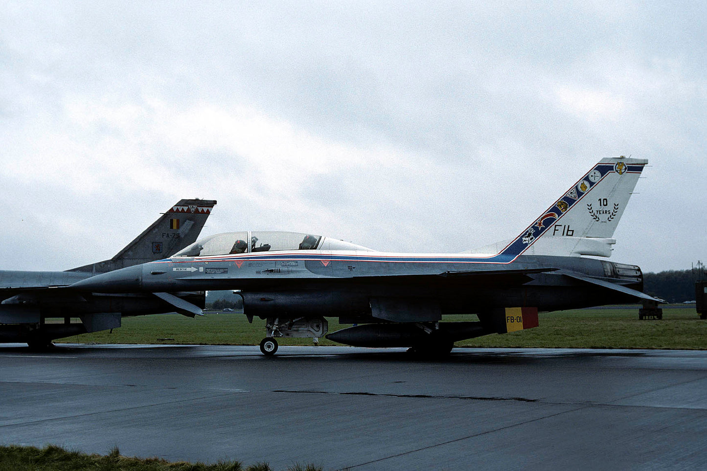 CSL07108 F-16B FIGHTING FALCON FB01