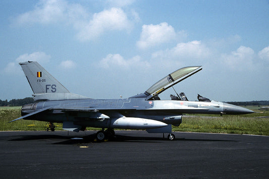 CSL07130 F-16B FIGHTING FALCON FB05/FS