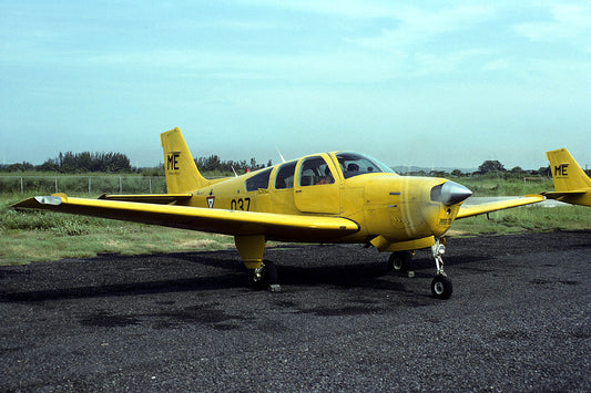 CSL07144 BEECH F33A ME-037