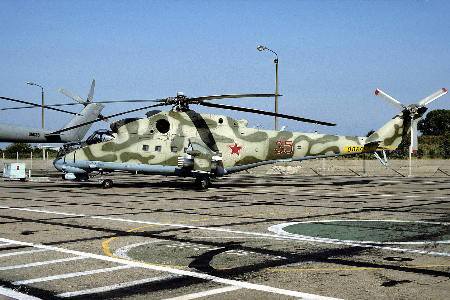 CSL07149 Mi-24P HIND 35 red