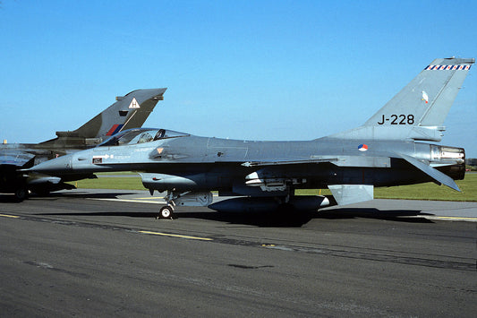 CSL07205 F-16A FIGHTING FALCON J-228