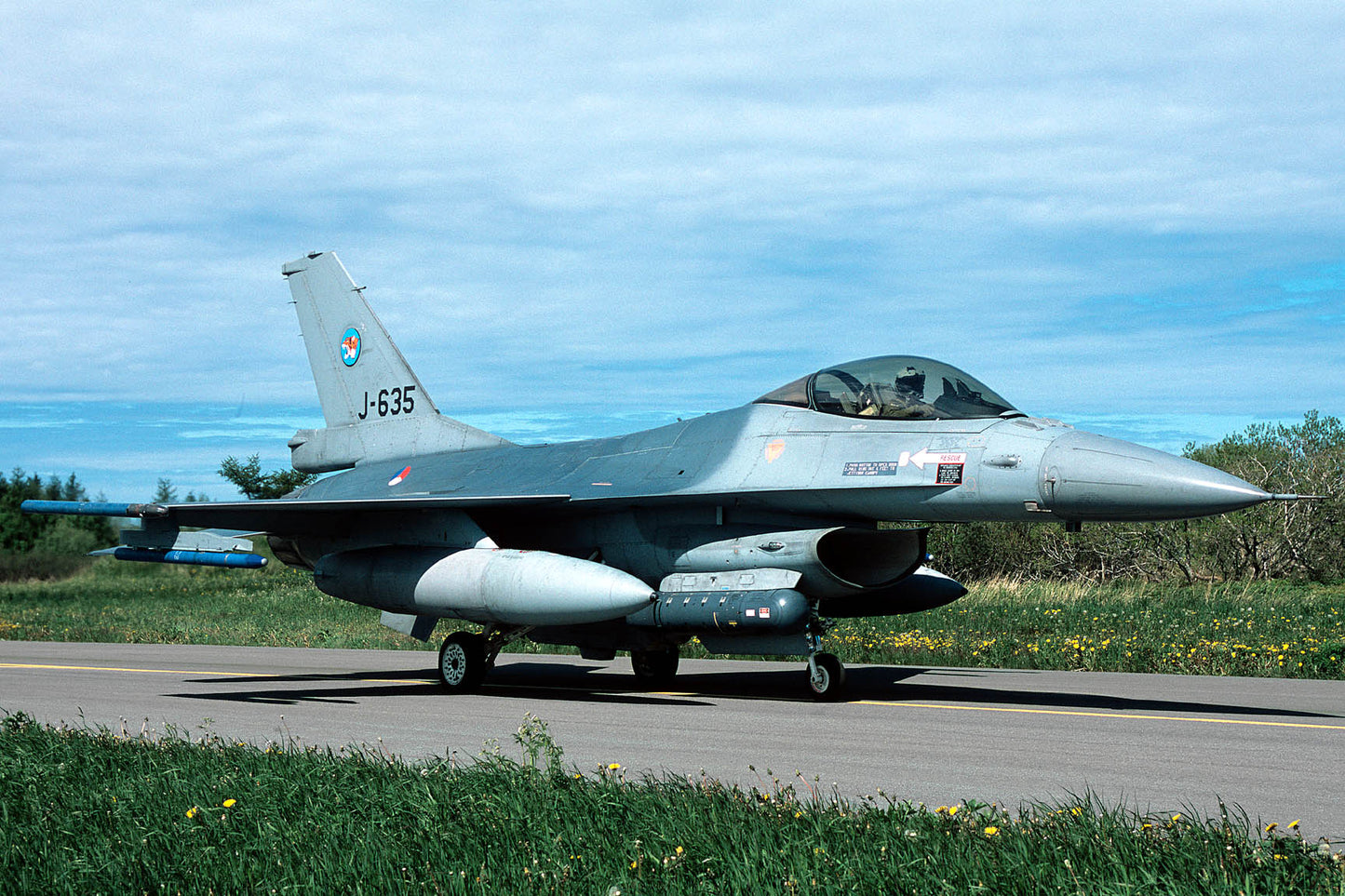 CSL07208 F-16A FIGHTING FALCON J-635