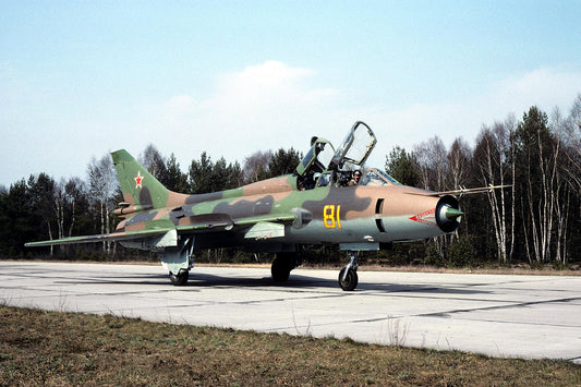 CSL07368 Su-17UM-3 FITTER 81 yellow