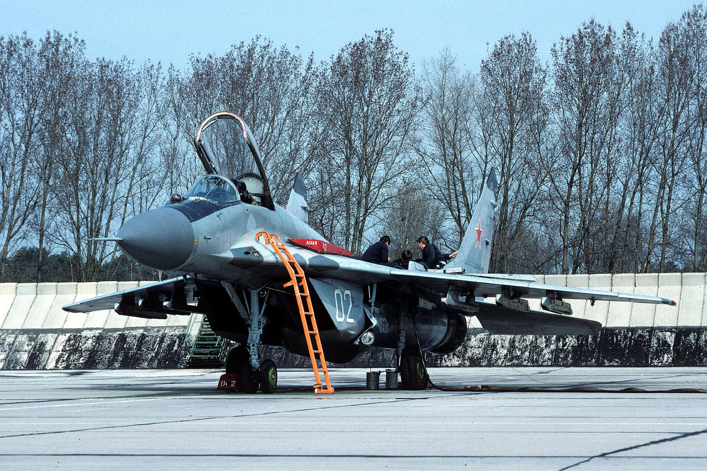 CSL07370 MiG-29C FULCRUM 02 white